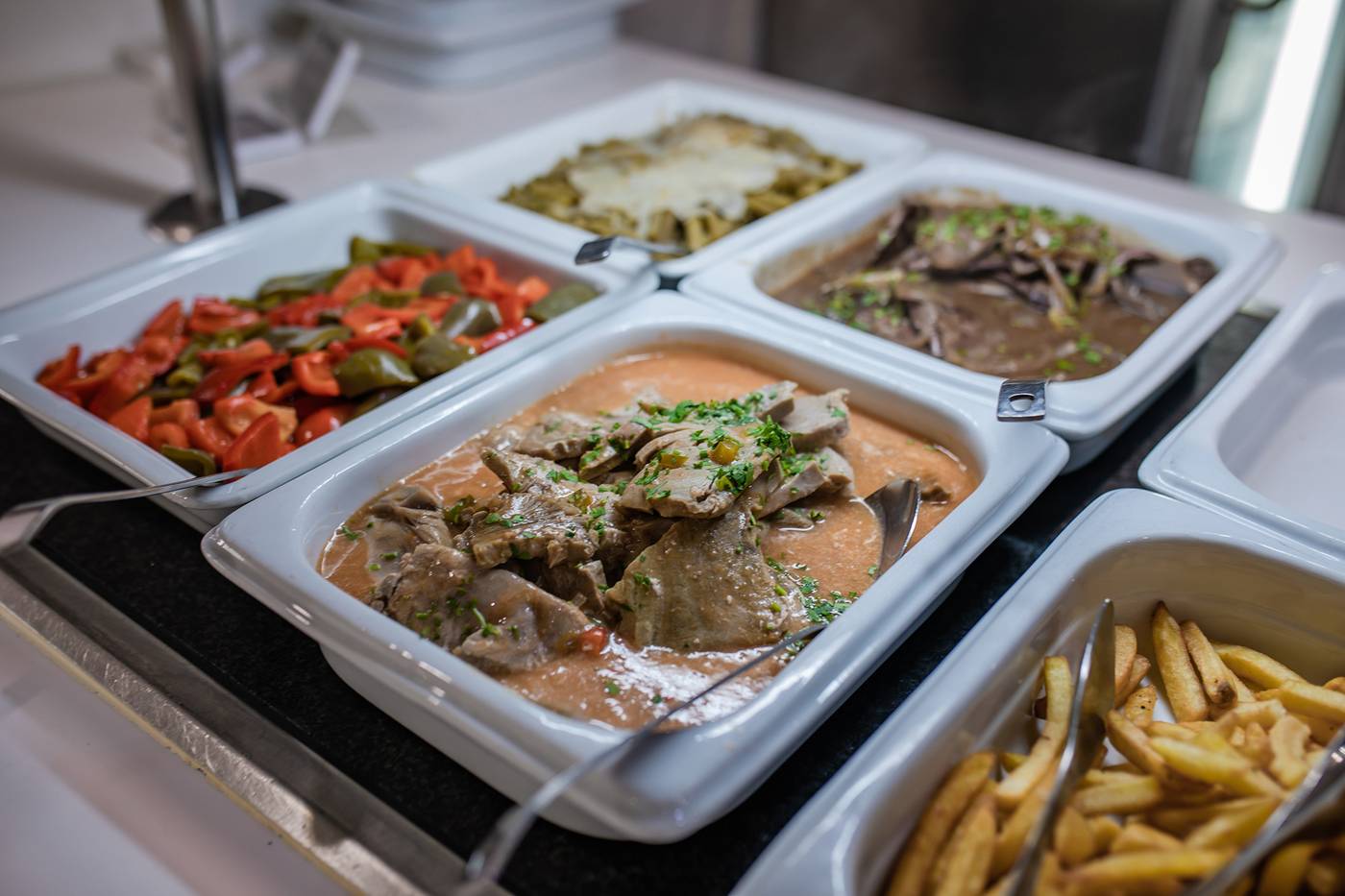 Servatur-Waikiki-Restaurant-43