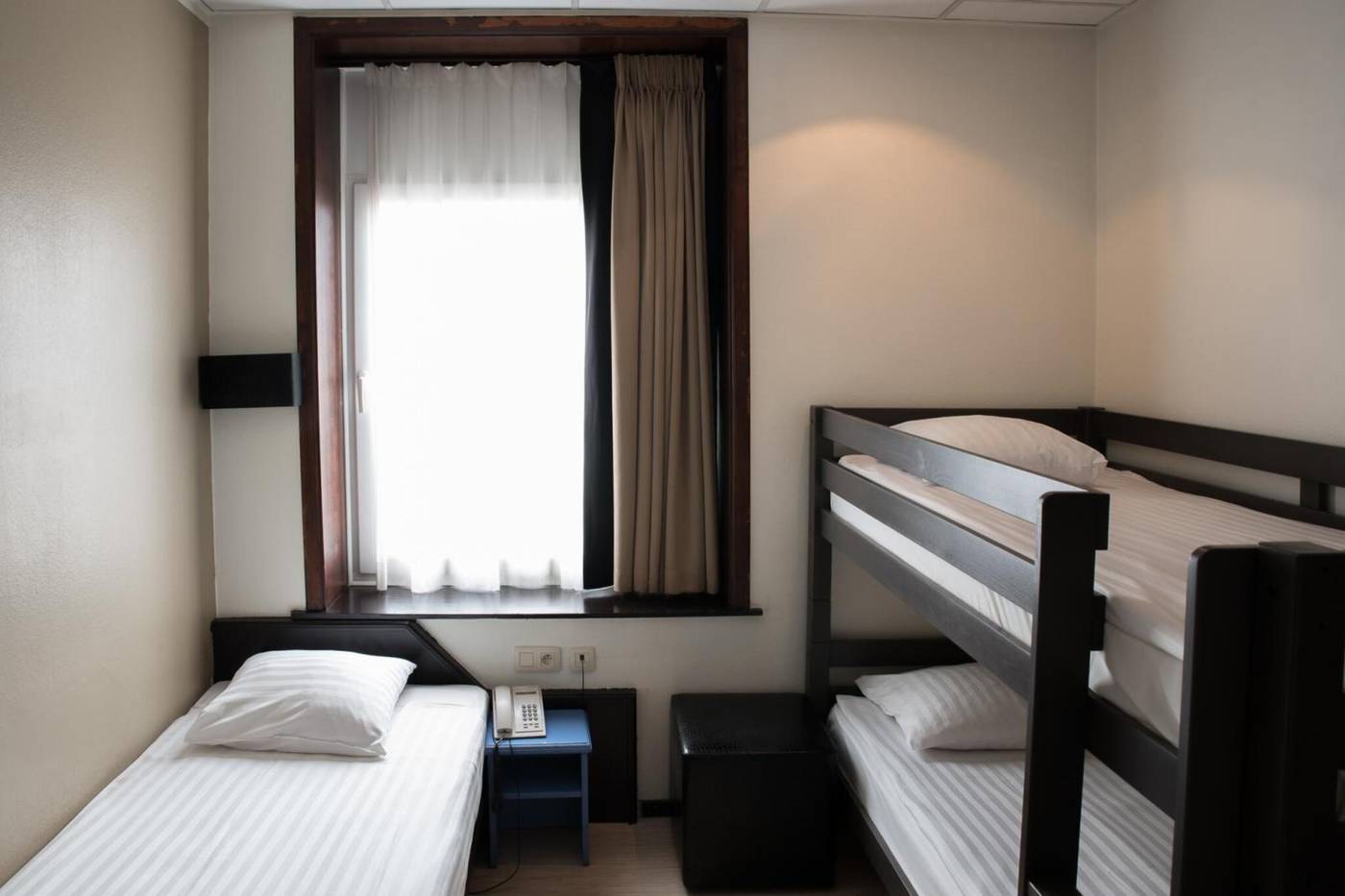 Urban-Yard-Hotel-Room-31