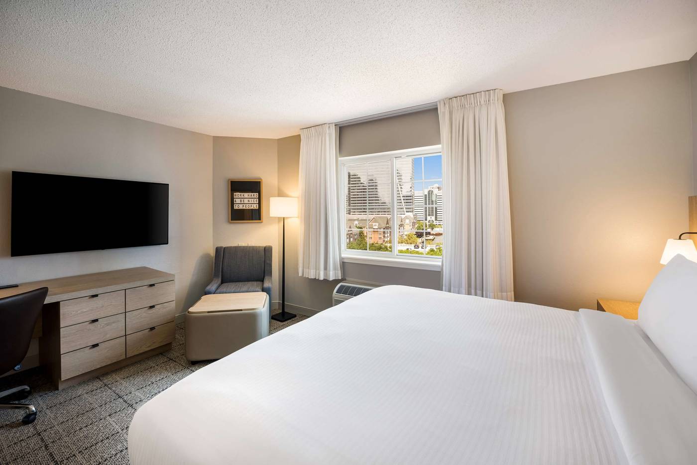 Sonesta-Simply-Suites-Jersey-City-Room-32