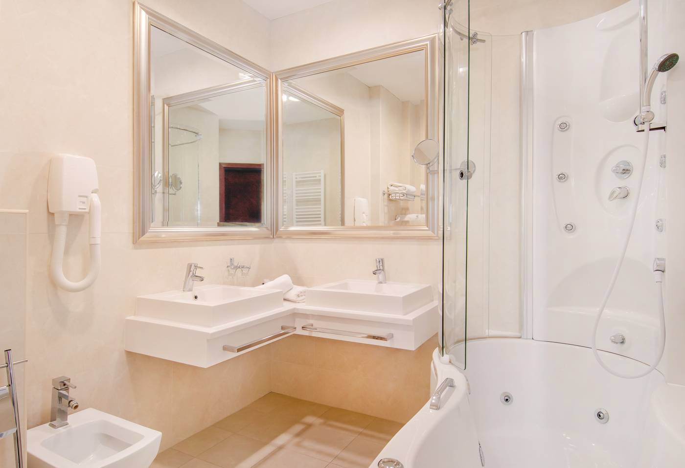 President-Solin-Room-34