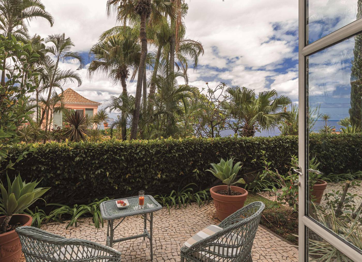 Reid-s-Palace-Room-12