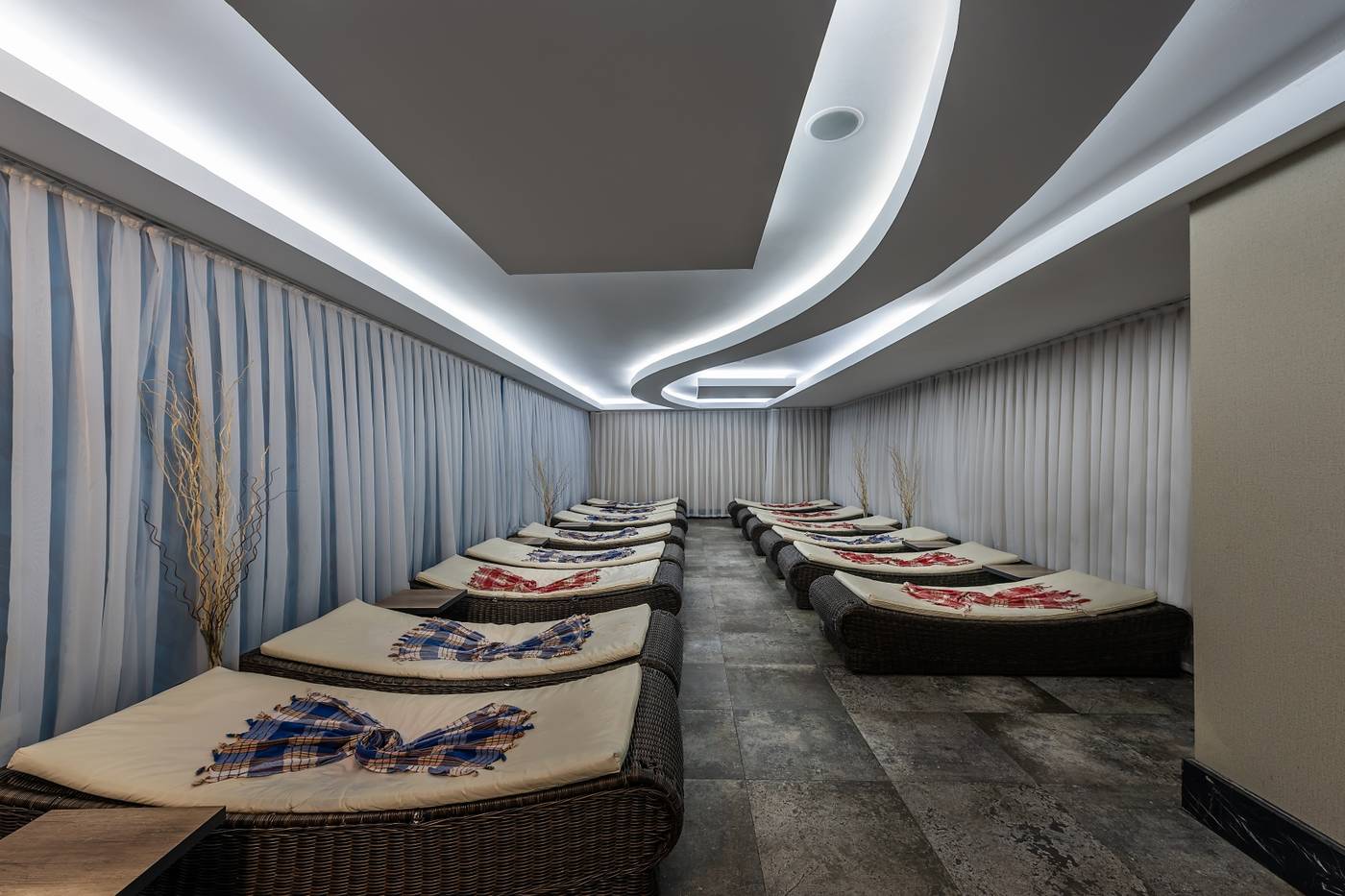 Vikingen-Infinity-Resort---Spa-Terrace-78