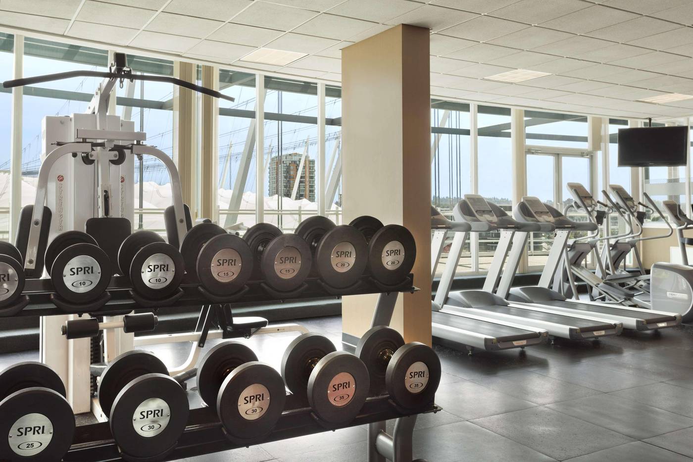 Hampton-Inn---Suites-By-Hilton-Vancouver-Downtown-Sports-and-Entertainment-47