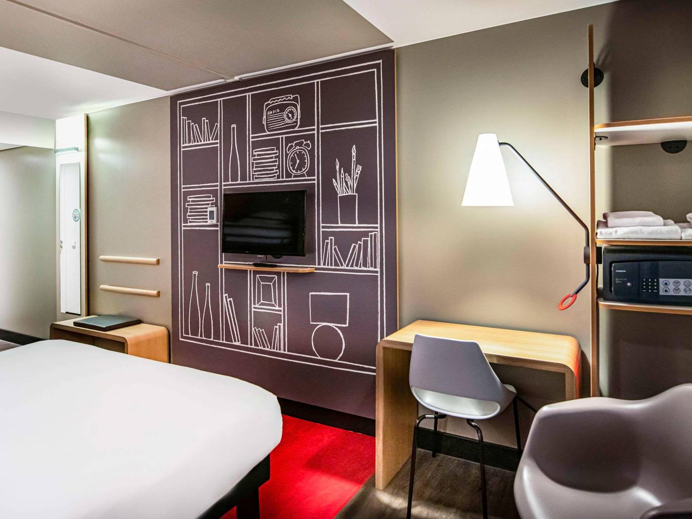 ibis-Amsterdam-Centre-Room-9