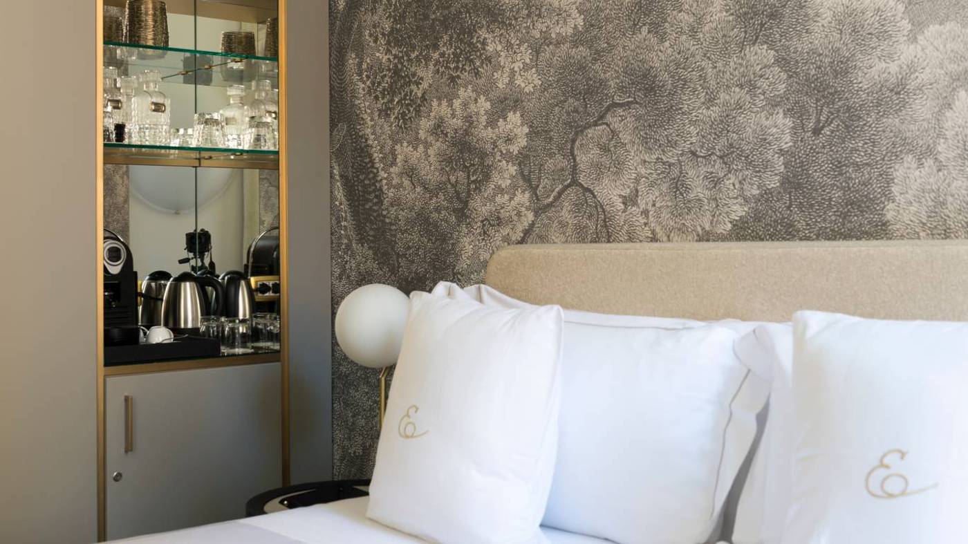 Elizabeth-Unique-Hotel-Room-40