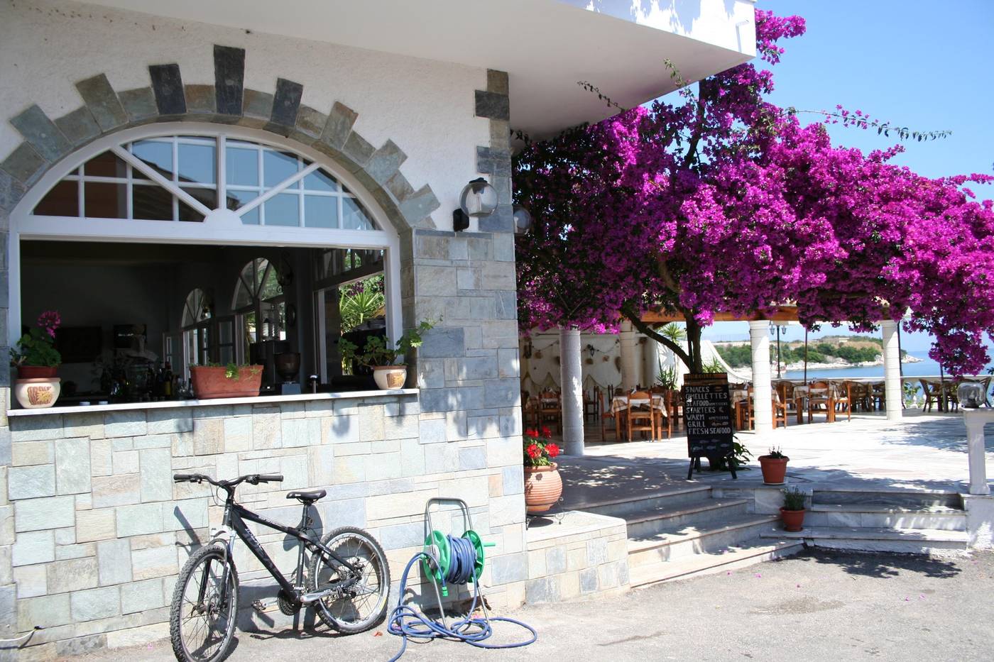 Imerolia-Studios-Restaurant-2