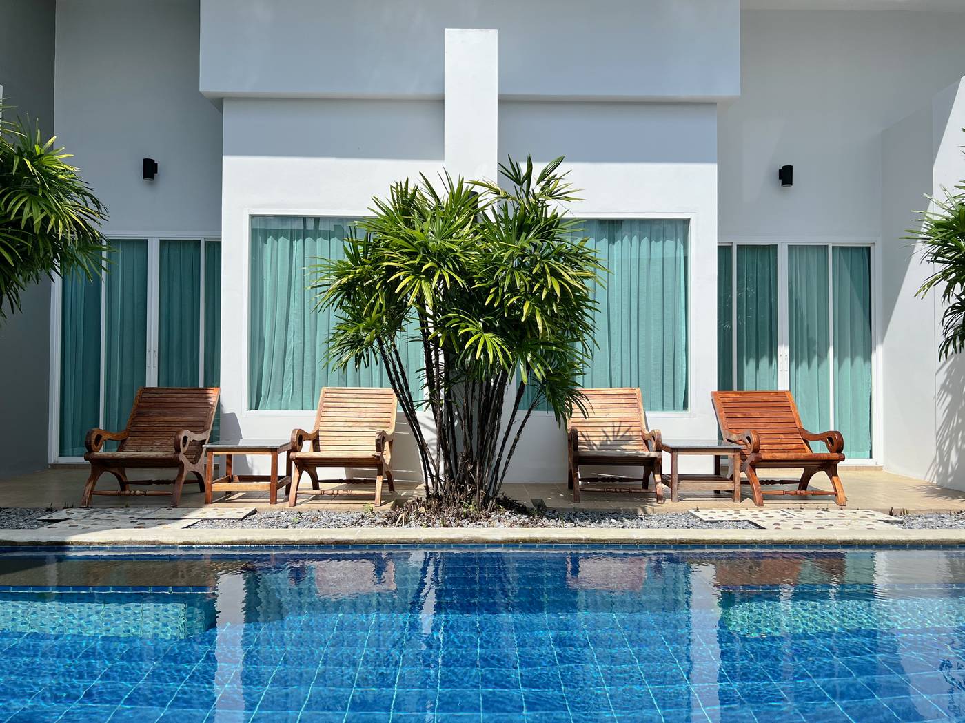 BLU-PINE-Villa---Pool-Access-Room-11