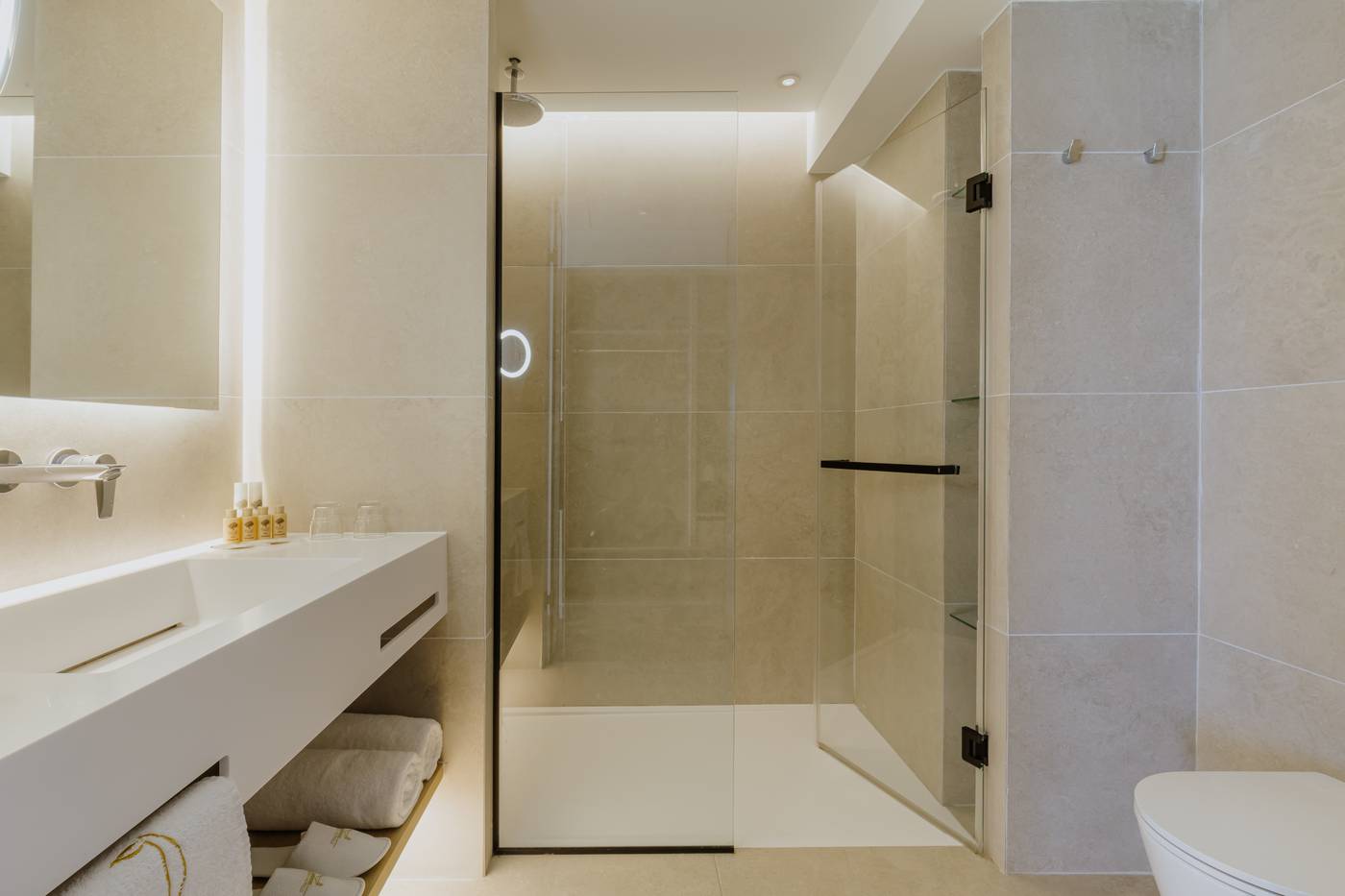 Golden-Coast-Room-43