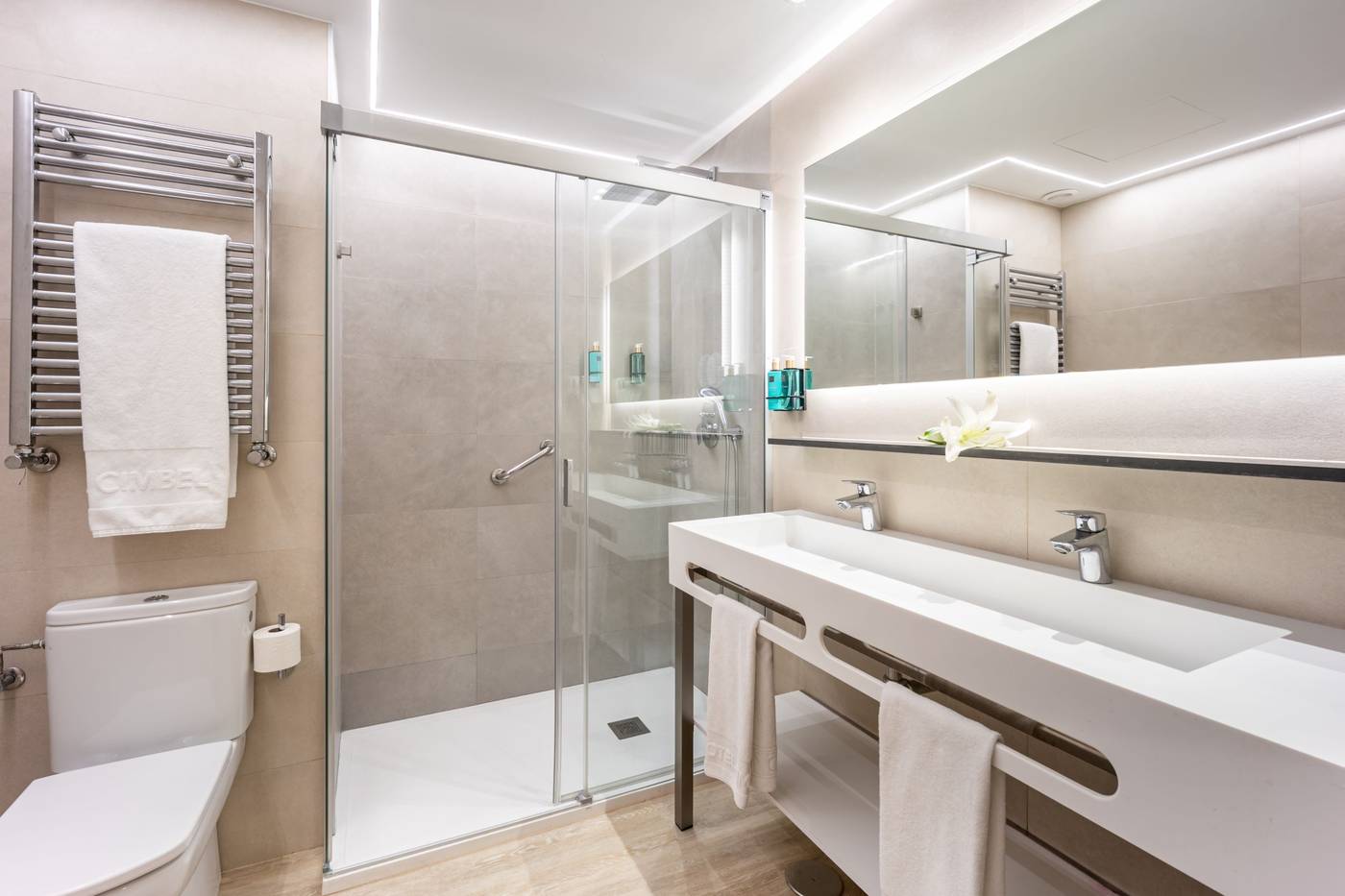 HOTEL-CIMBEL-Room-17