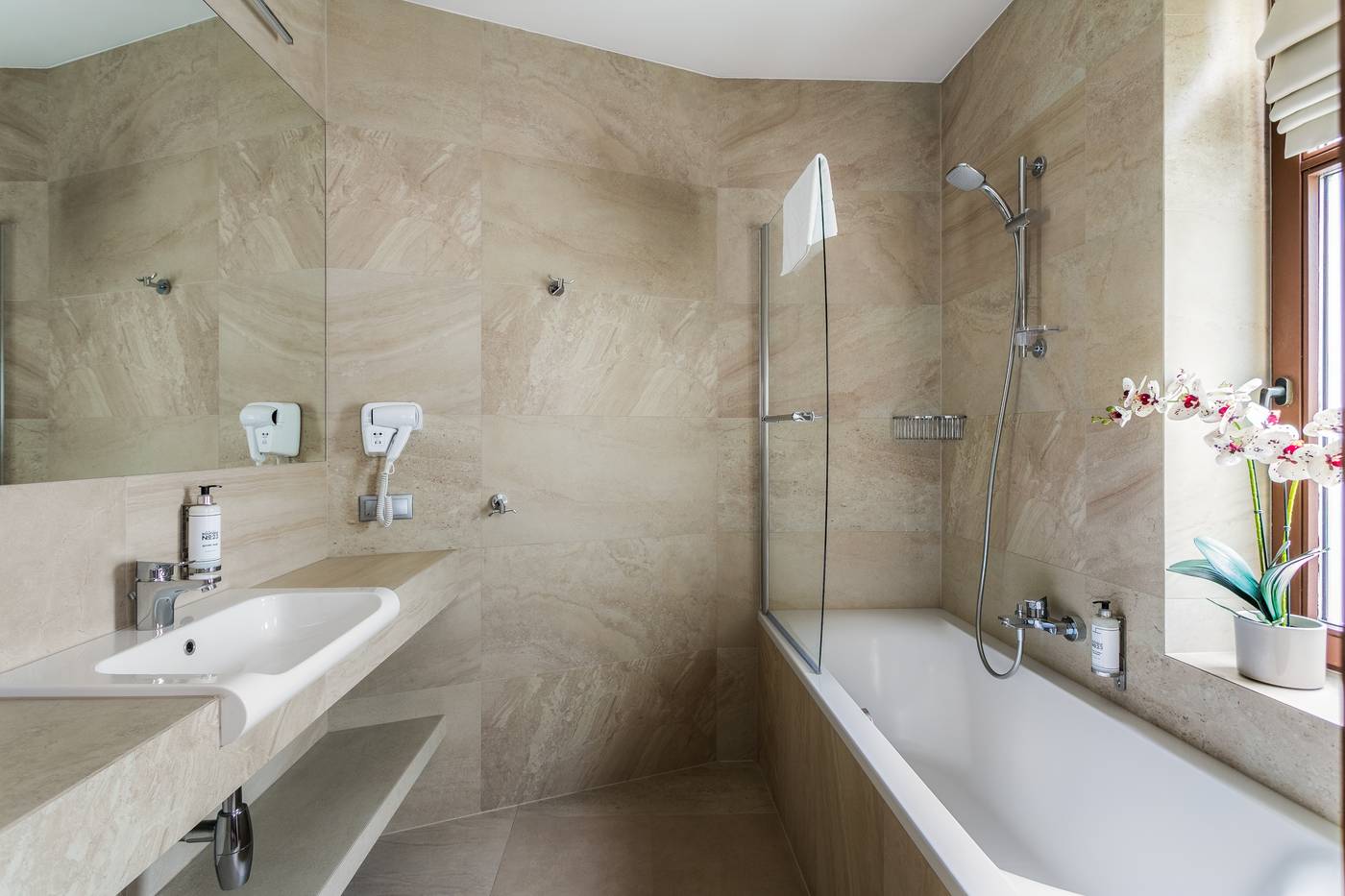 No-23-Premium-Aparthotel-Room-42