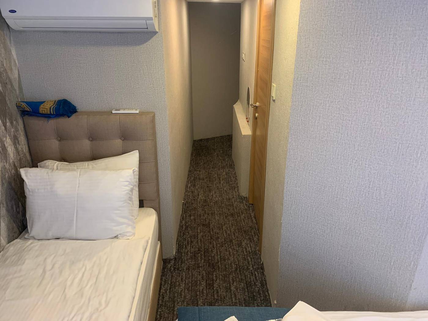 Weingart-Port-Seaside-Hotel-Room-28