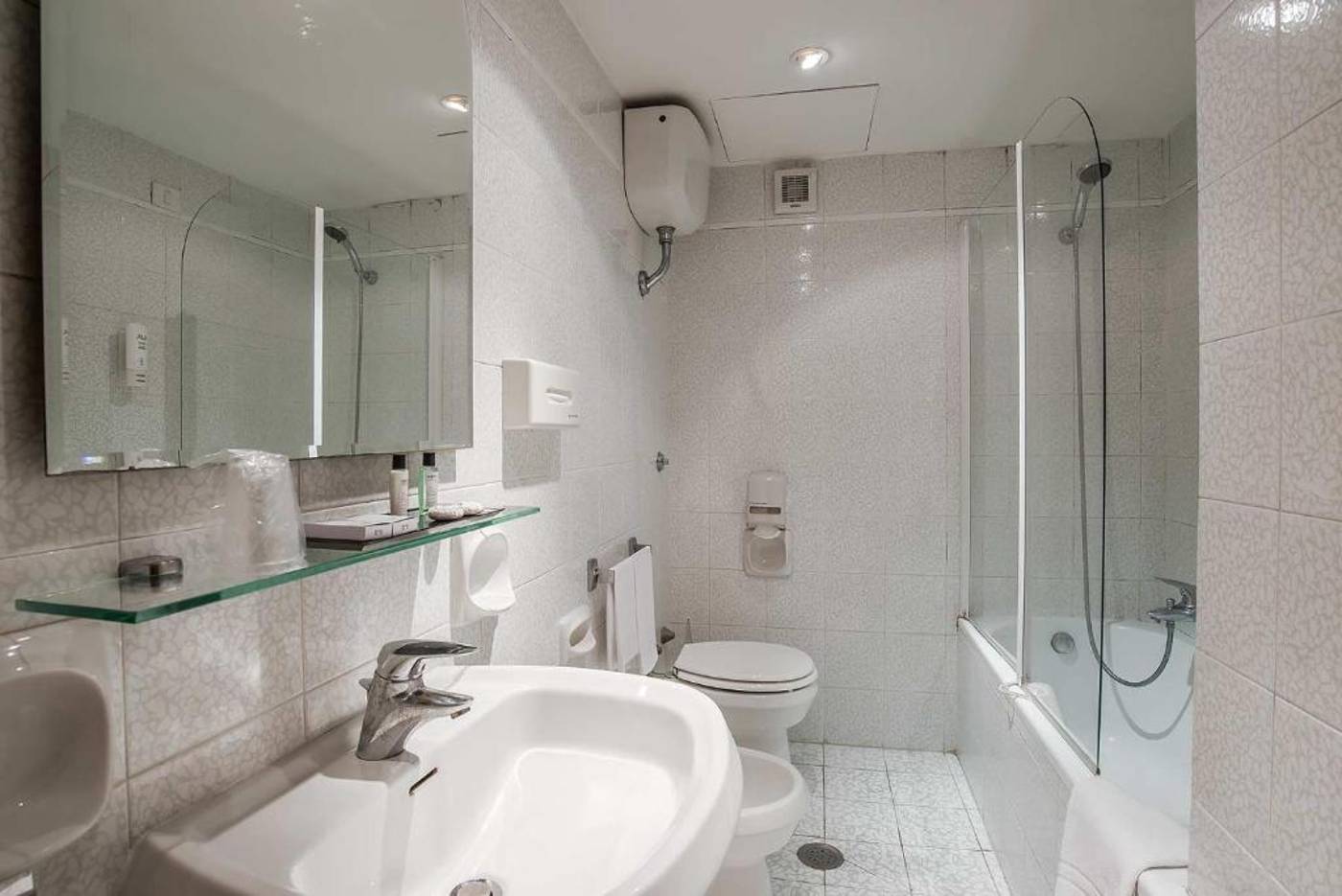 Hotel-Tritone-Room-40