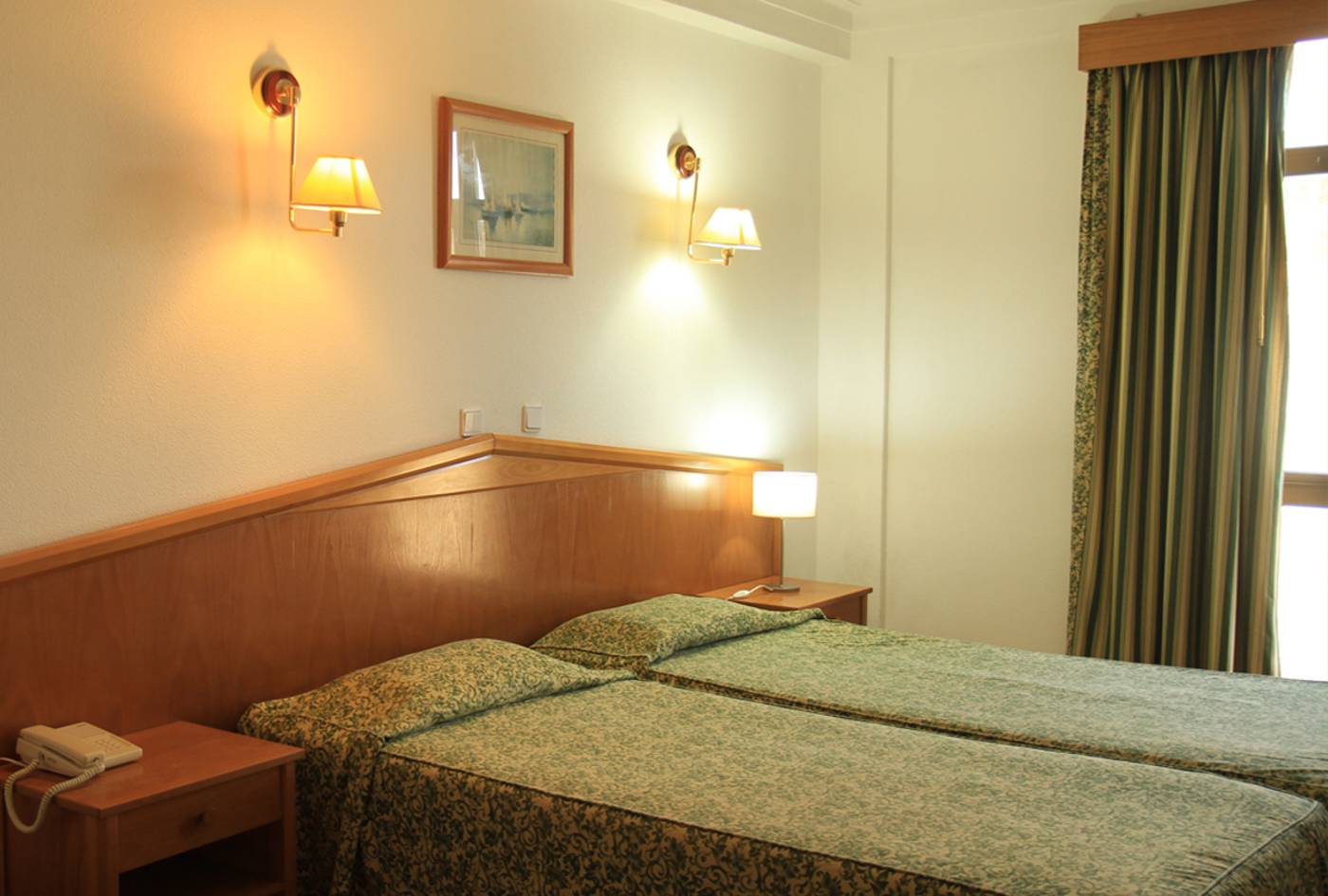 Hotel-Residencial-Colina-do-Mar-Room-5