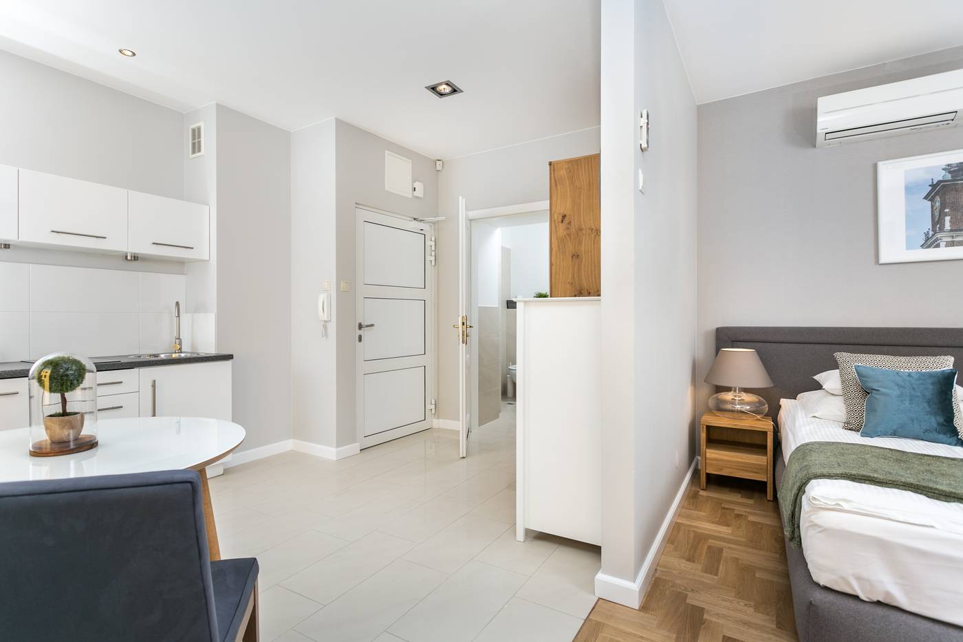 Venetian-House-Market-Square-Aparthotel-Room-24