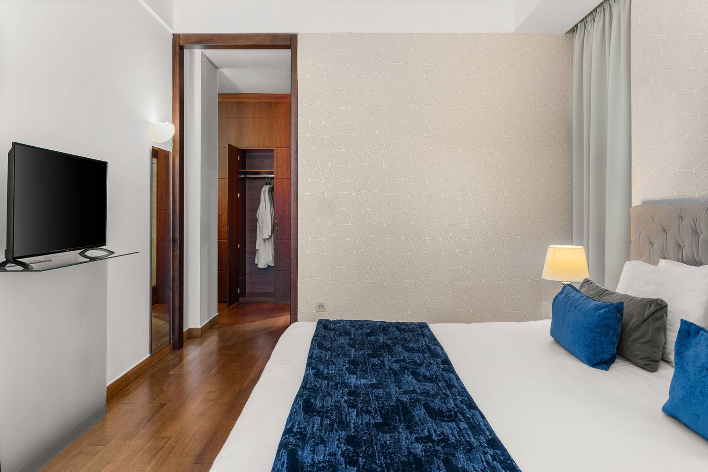 Athenaeum-Eridanus-Luxury-Hotel-Room-30