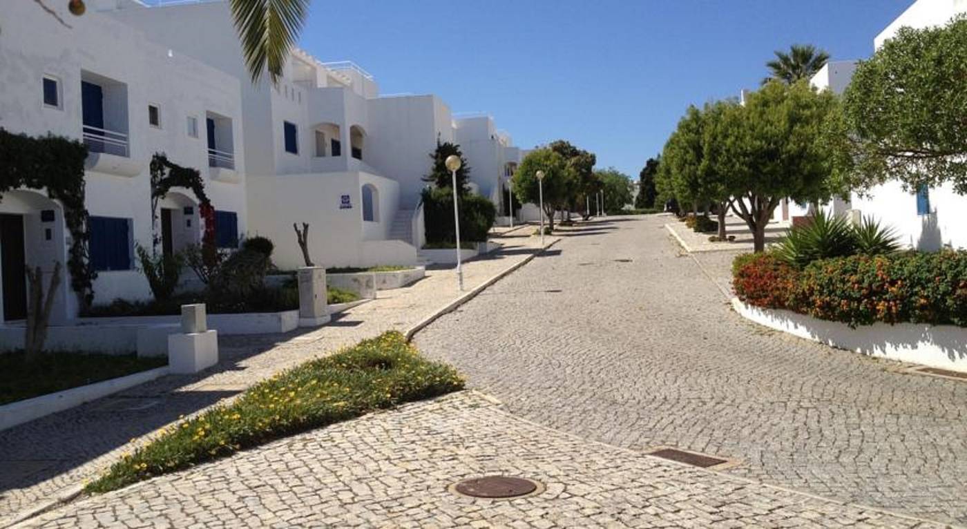 Cheerfulway-Alto-do-Moinho-Apartamentos-Lobby-4