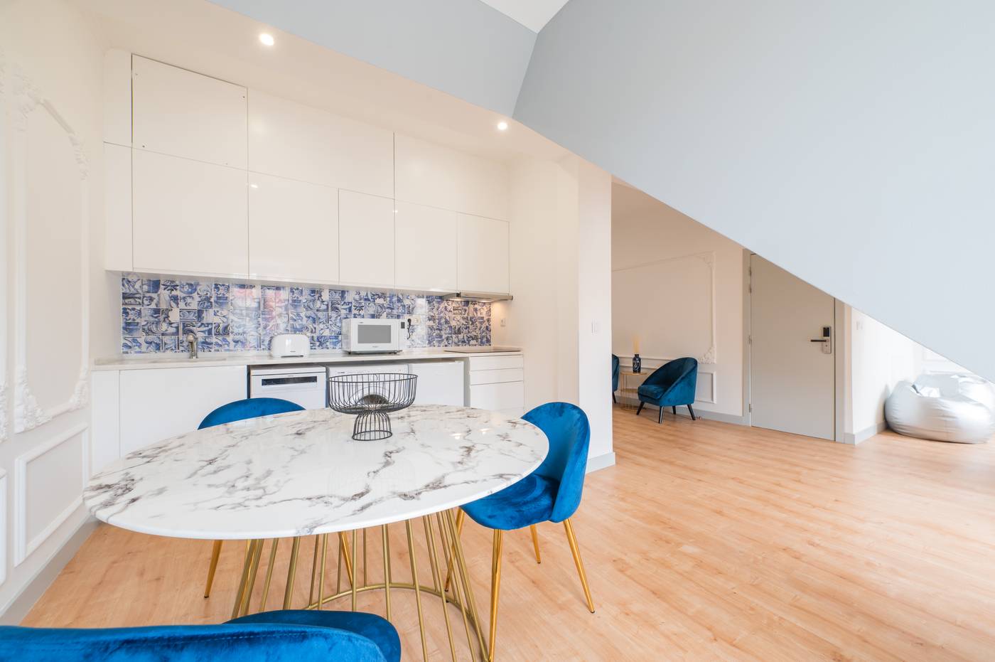 Via-Augusta-129-Room-30