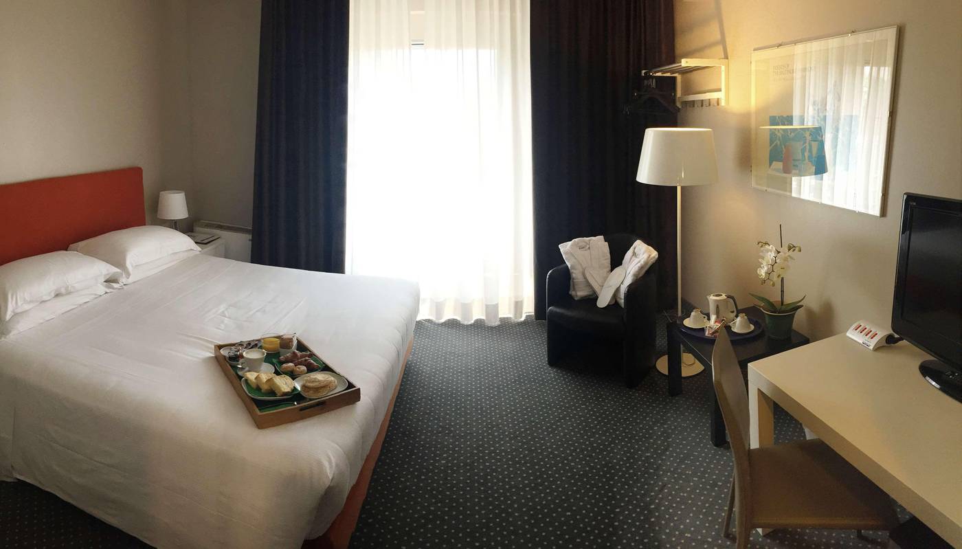 Hotel-Blaise---Francis-Room-23