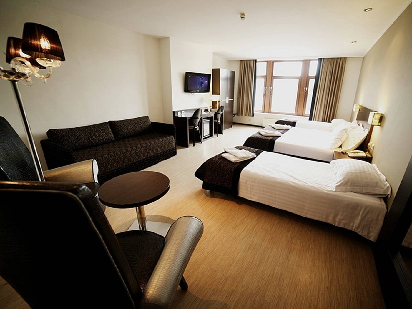 Urban-Yard-Hotel-Room-8