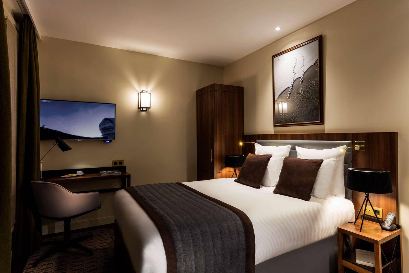 Hotel-Mayflower-Opera-Room-29