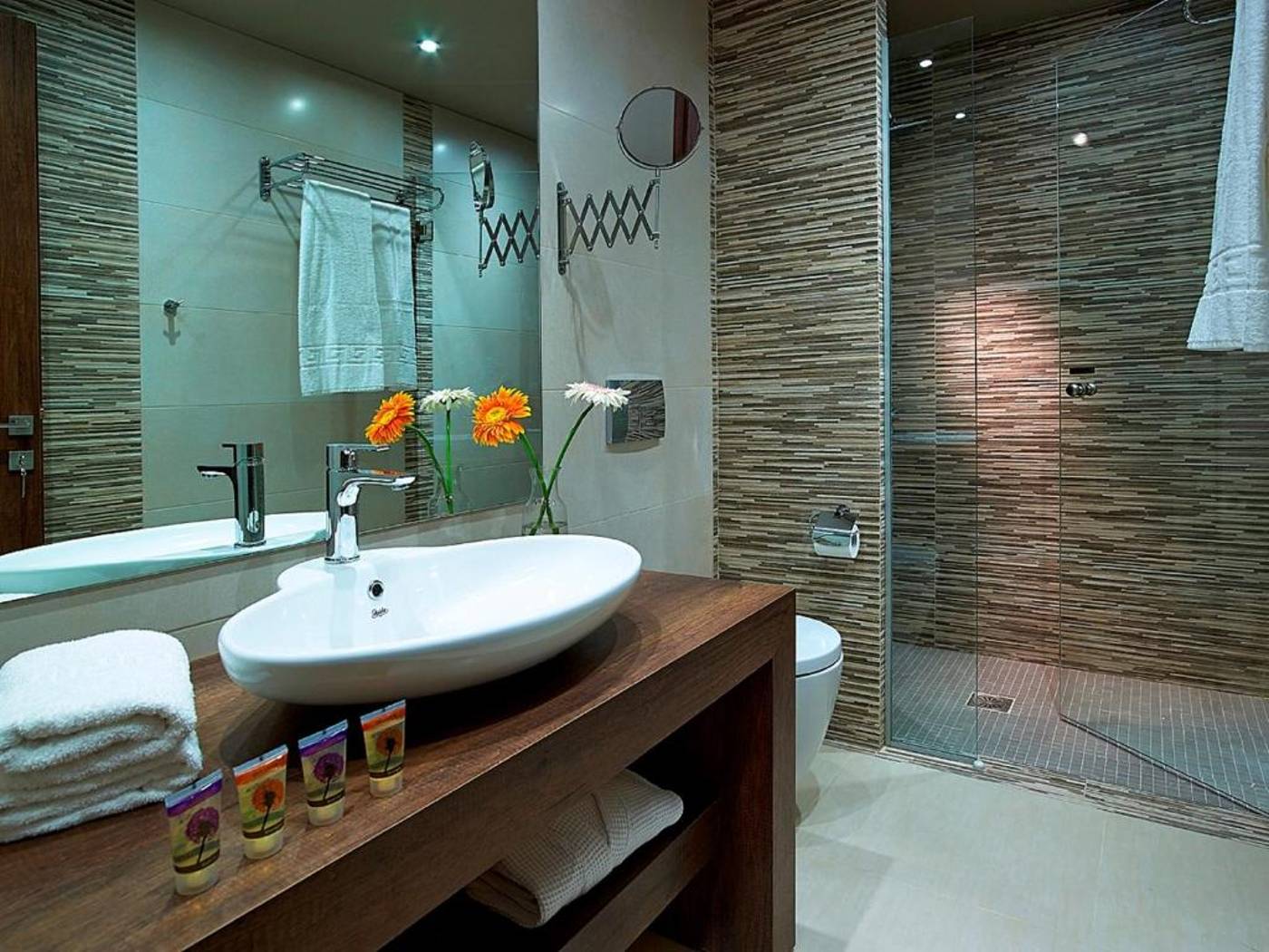 Elotis-Suites-Room-46