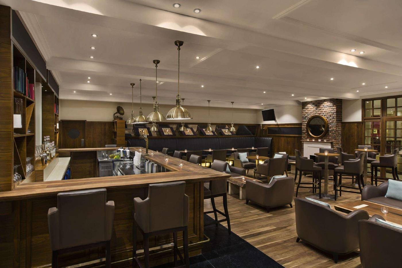 Hilton-Al-Hamra-Beach---Golf-Resort-Bar-57