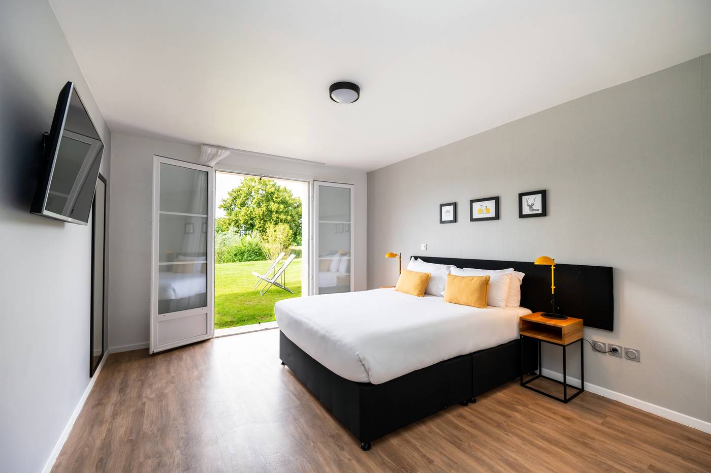 Staycity-Aparthotels-near-Disneyland---Paris-General-view-7