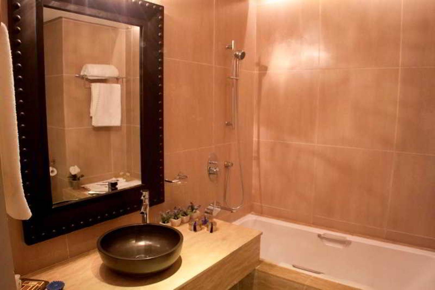 Adam-Park-Hotel---Spa-Room-64