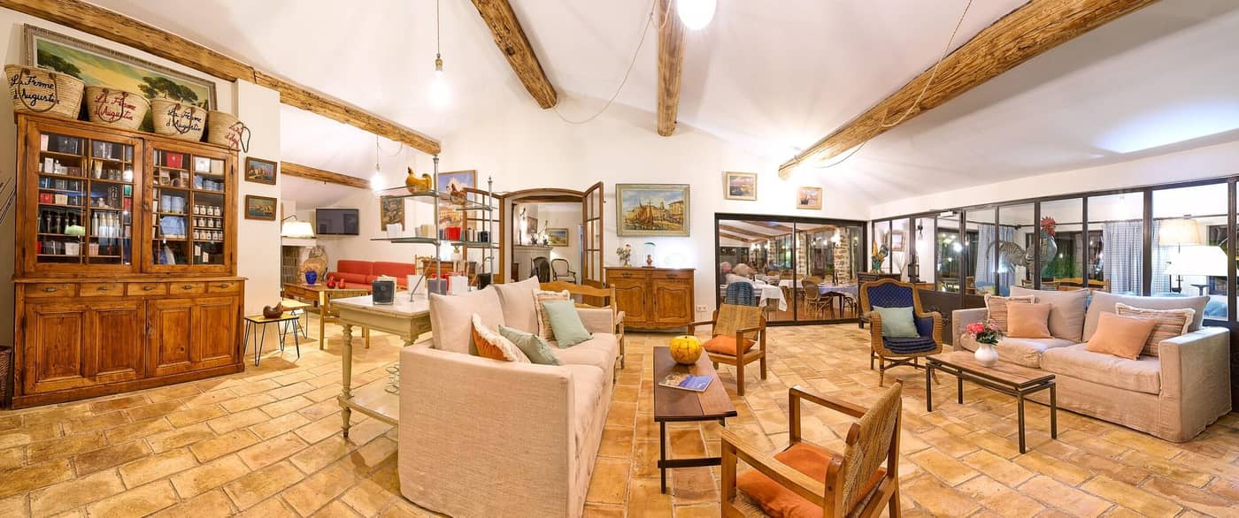 La-Ferme-D-Augustin-Lobby-82