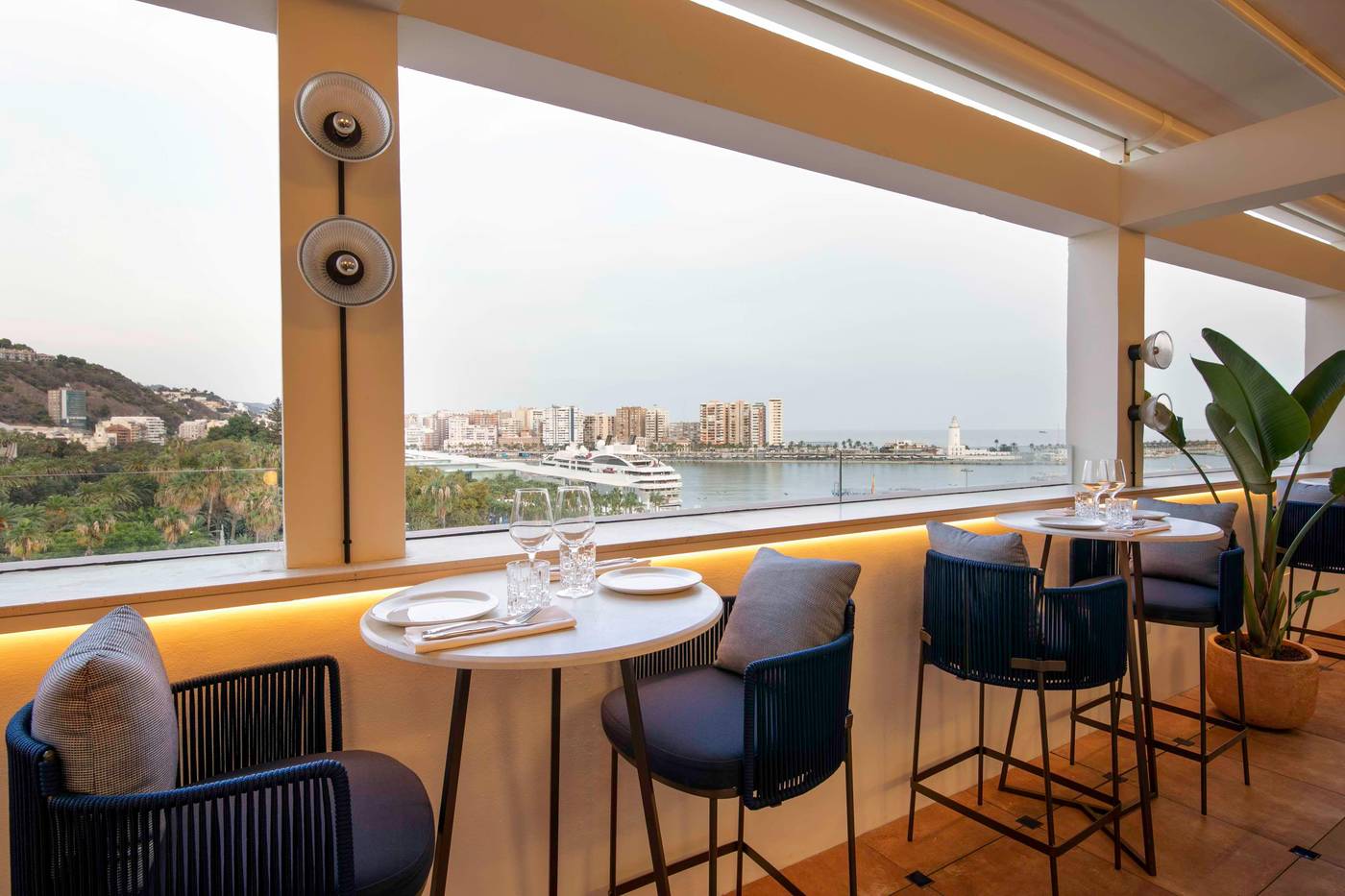 Only-You-Hotel-Malaga-Restaurant-46