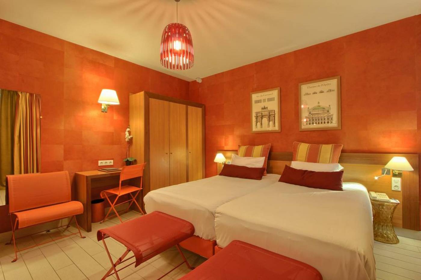 Best-Western-Tour-Eiffel-Invalides-Room-20