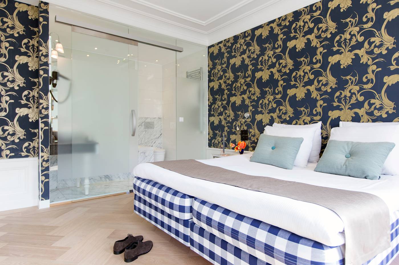 Amsterdam-Canal-Hotel-Room-16