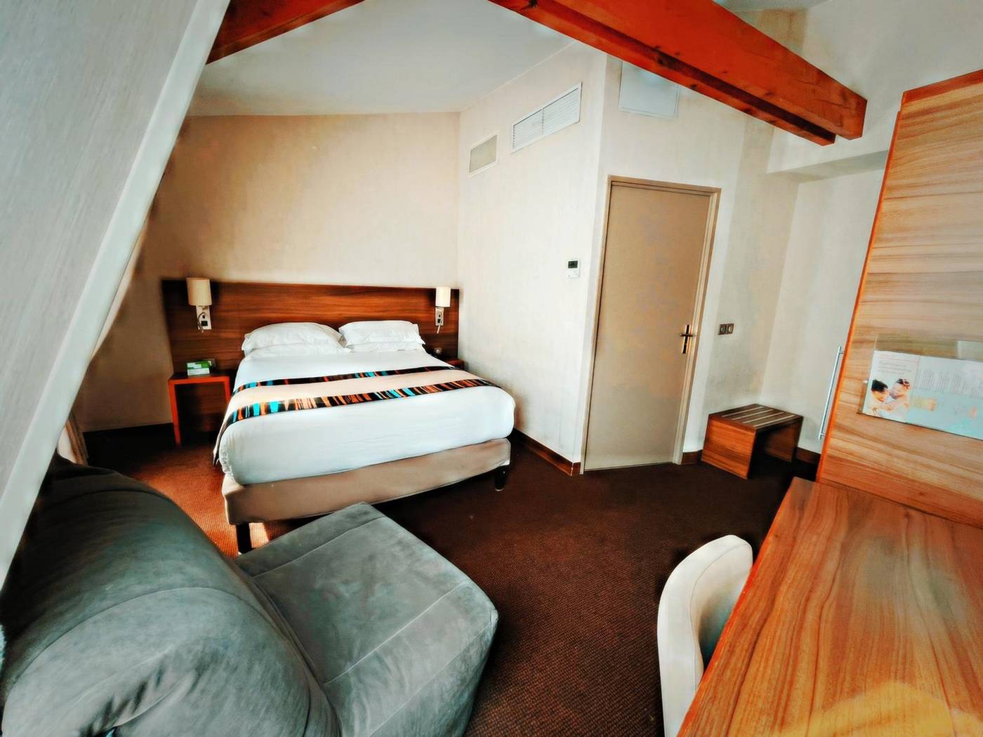 Holiday-Inn-Paris---Montmartre-Room-35