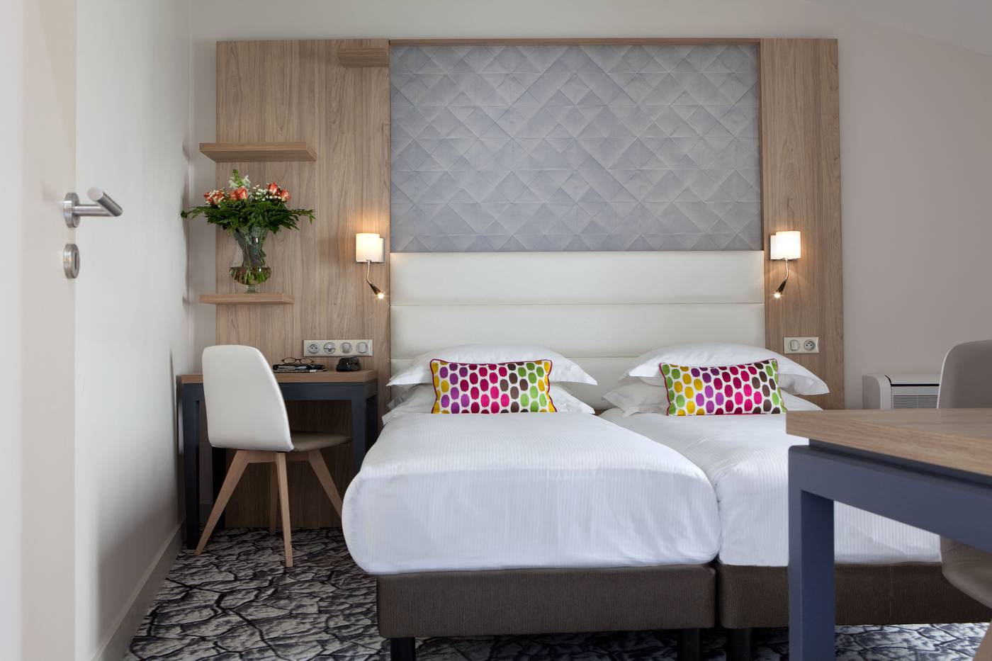 Serotel-Suites-Opera-Room-16