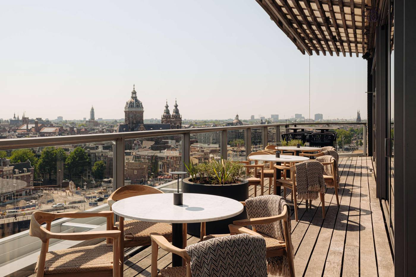 DoubleTree-by-Hilton-Amsterdam-Centraal-Station-General-view-85