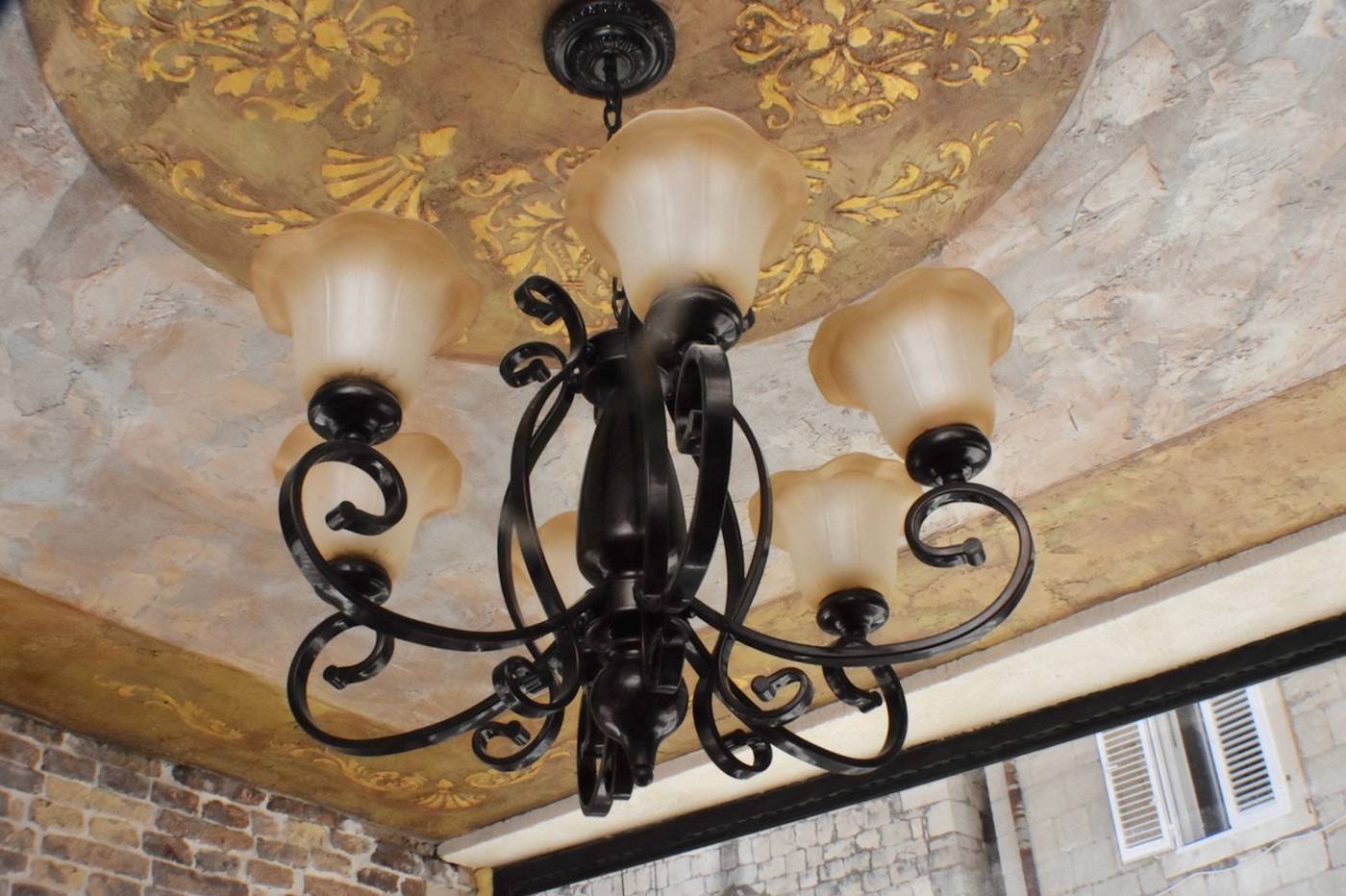 Heritage-Palace-Varos---Quaint---Elegant-Hotels-Bar-66