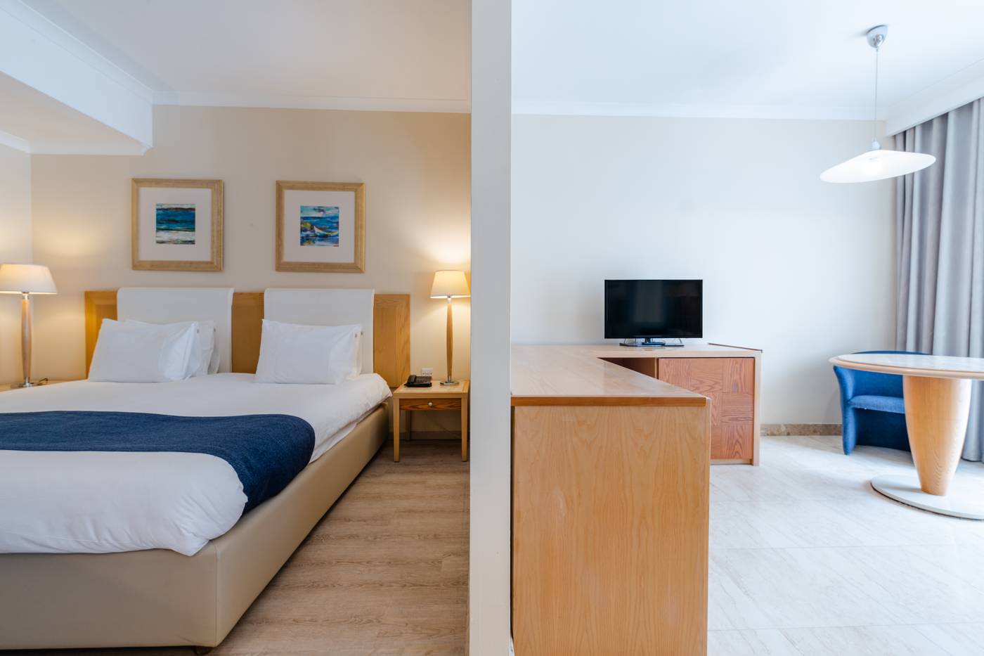 Maritim-Antonine-Hotel---Spa-Room-18