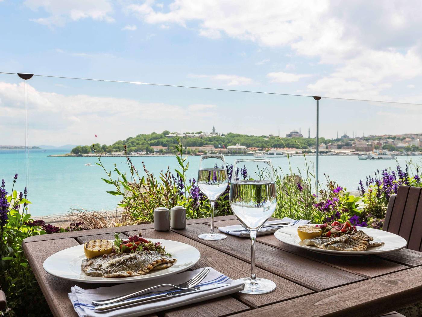 Novotel-Istanbul-Bosphorus-Restaurant-5
