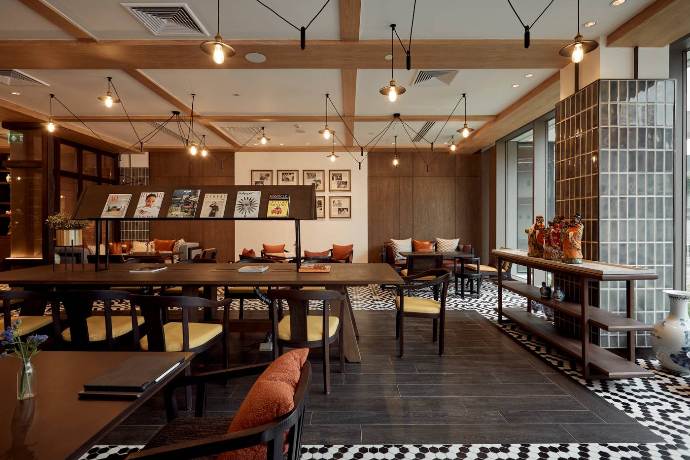 Montien-Hotel-Surawong-Restaurant-16