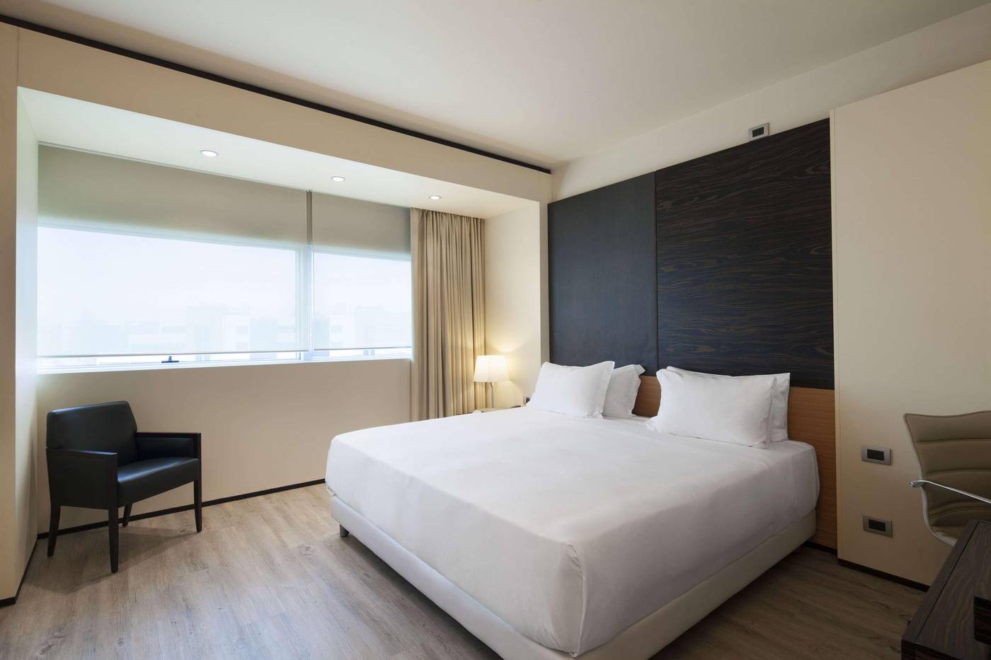 NH-Venezia-Laguna-Palace-Room-25