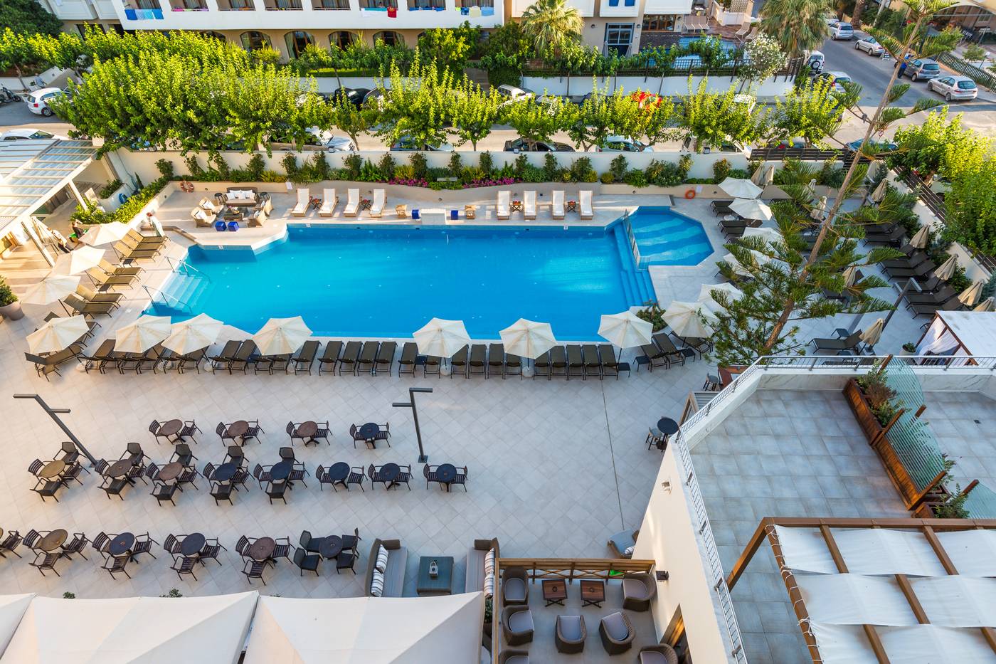 Theartemis-Palace-Pool-1