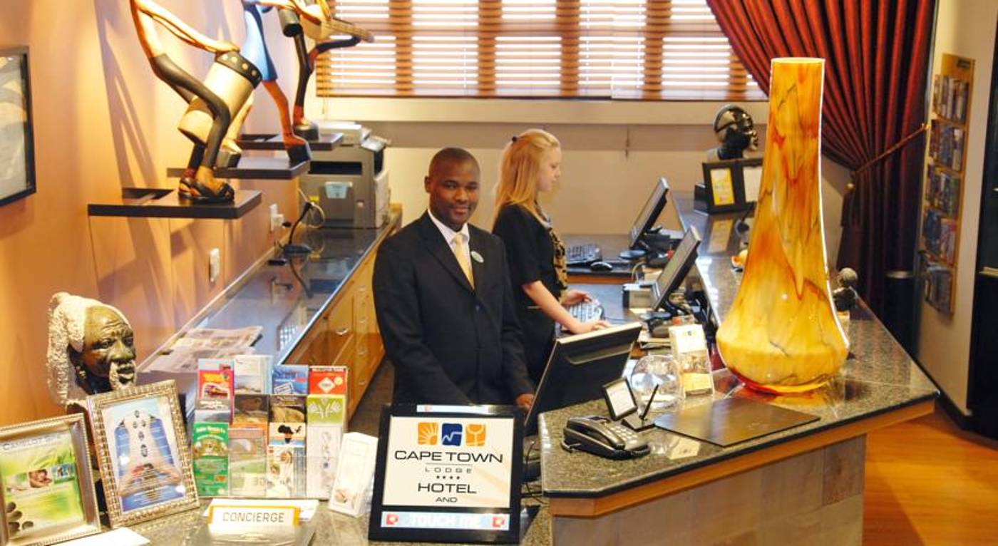 Cape-Town-Lodge-Hotel-Lobby-13