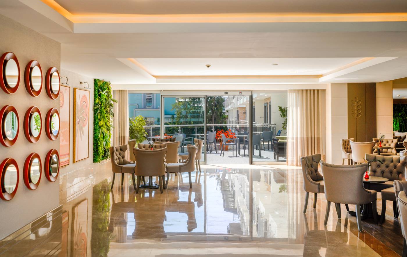 Diamond-Beach-Hotel---SPA-Bar-42