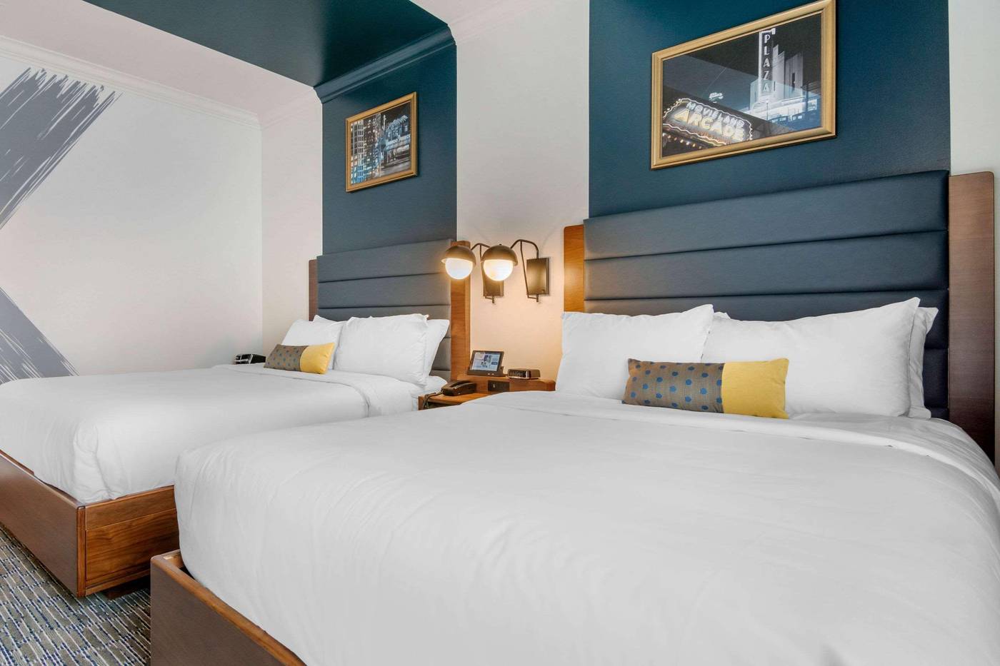 Hotel-Belmont-Vancouver-MGallery-Room-35