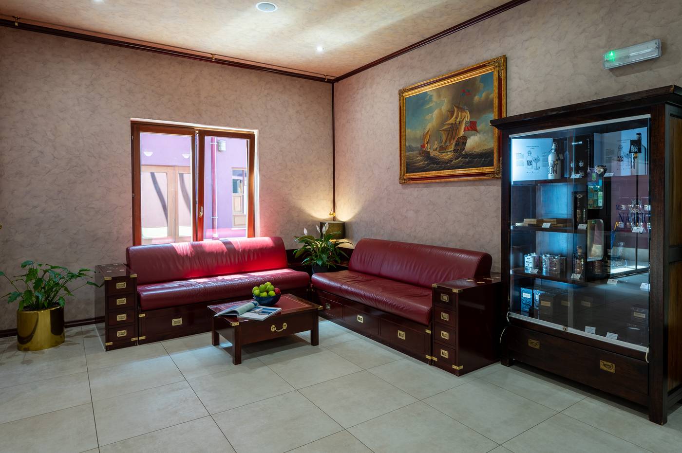 Boutique-Hotel-Nautica-Lobby-44