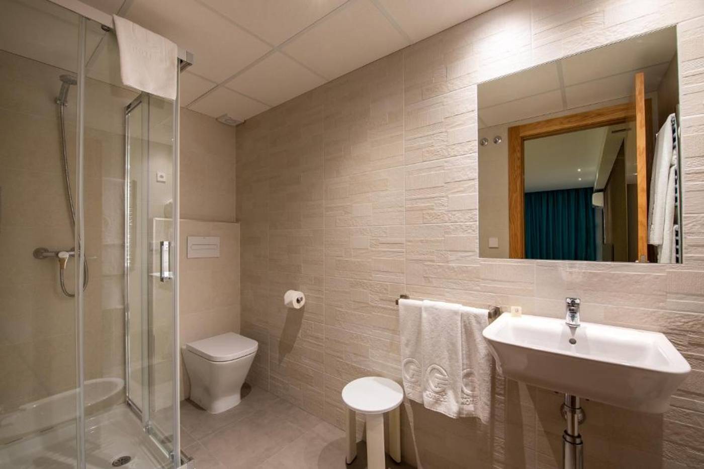 Estudios-Benidorm-Room-41