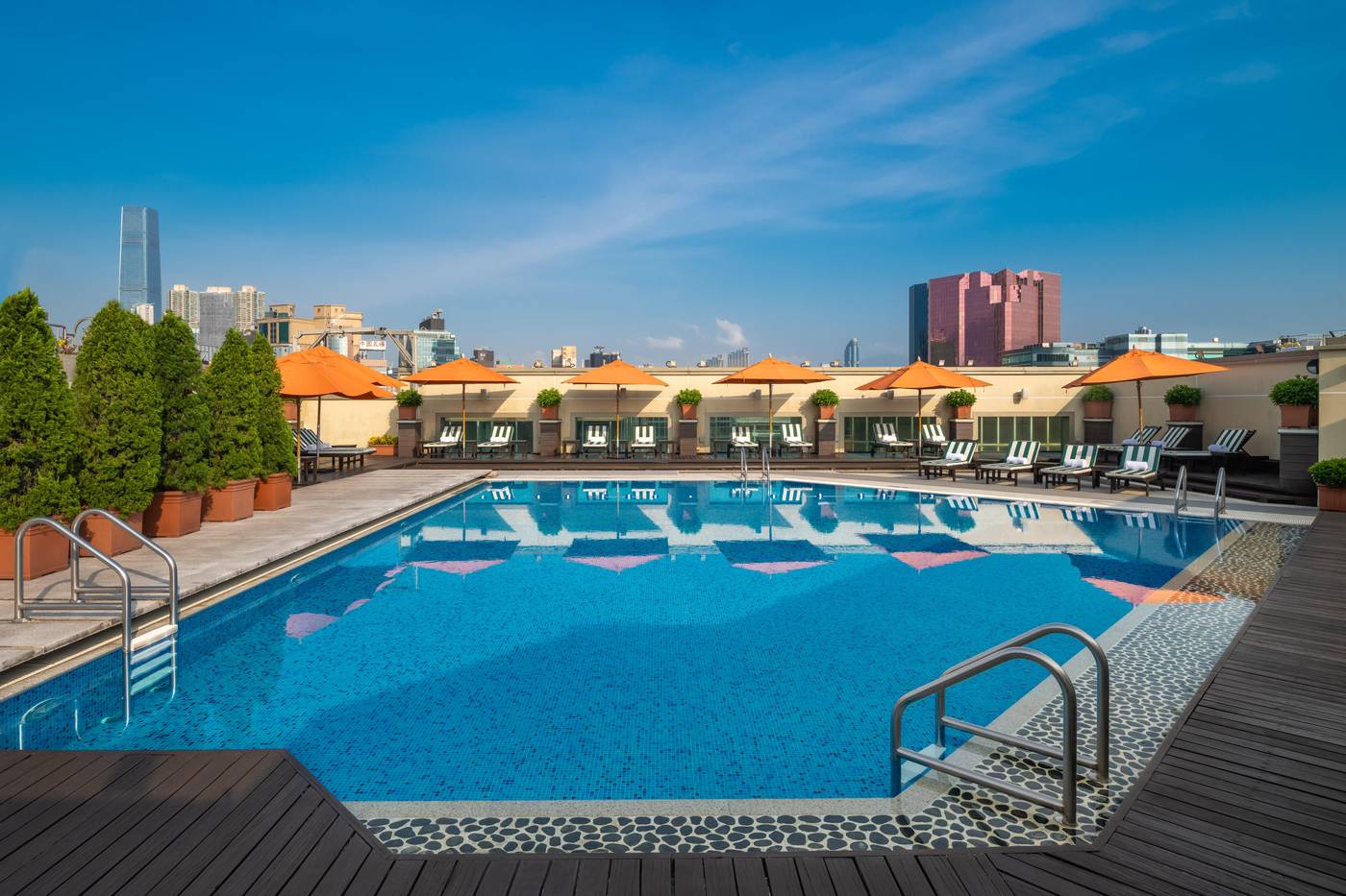 Intercontinental-Grand-Stanford-Hotel-Pool-2