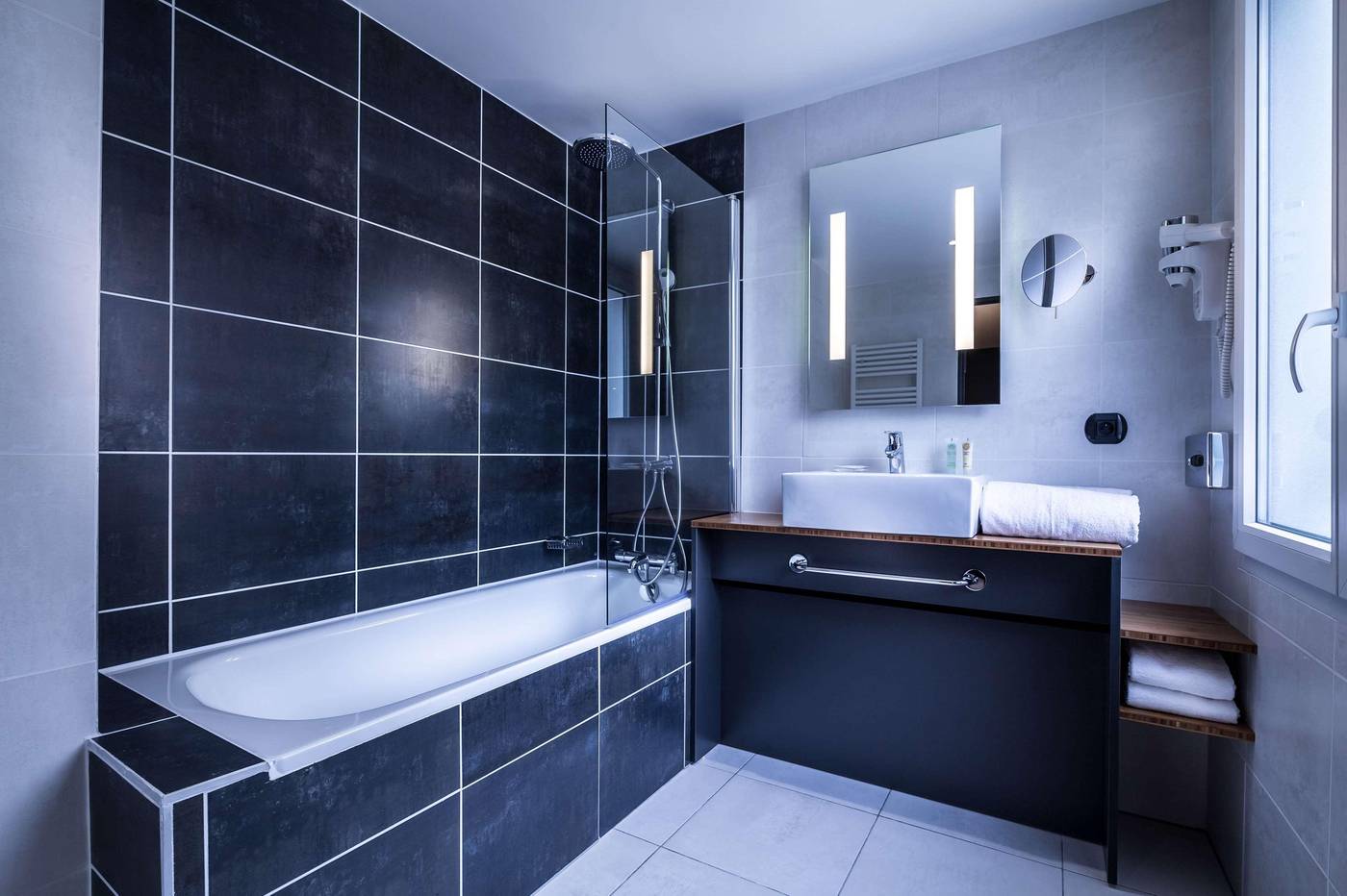 Best-Western-Plus-Suitcase-Paris-la-Defense-Room-45