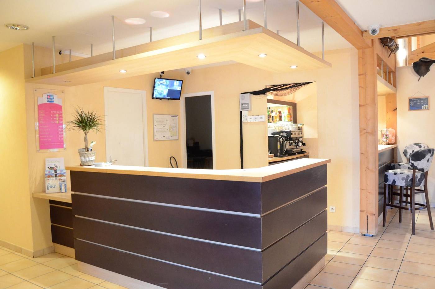 Everhotel Rumilly-France-RUMILLY -Lobby-9