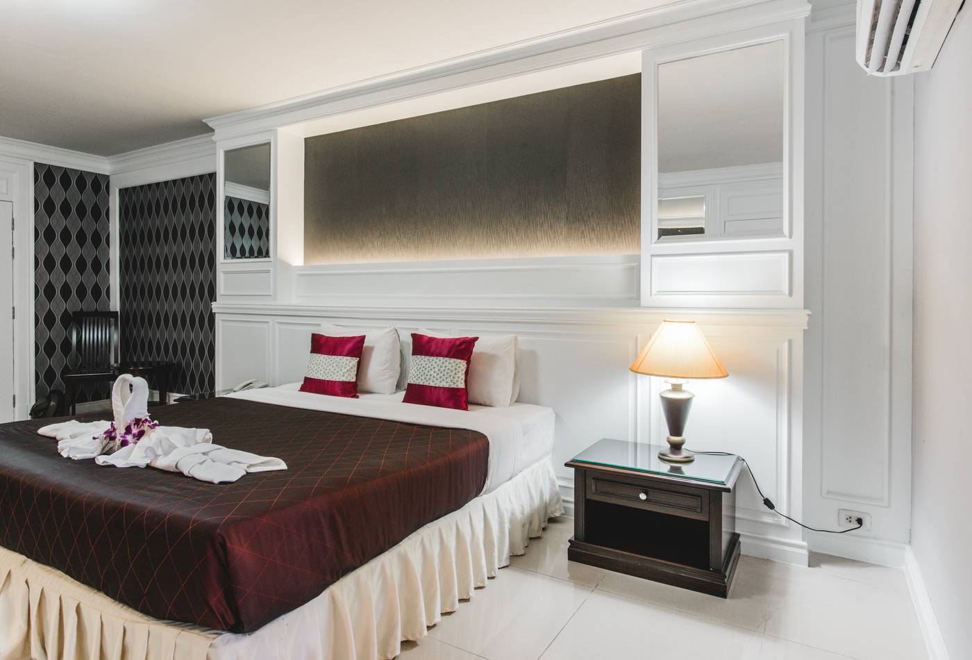 Convenient-Park-Bangkok-Sukhumvit-Room-10